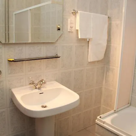 לינה וארוחת בוקר Europa Residencia קאסטלו בראנקו