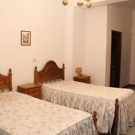 Europa Residencia לינה וארוחת בוקר